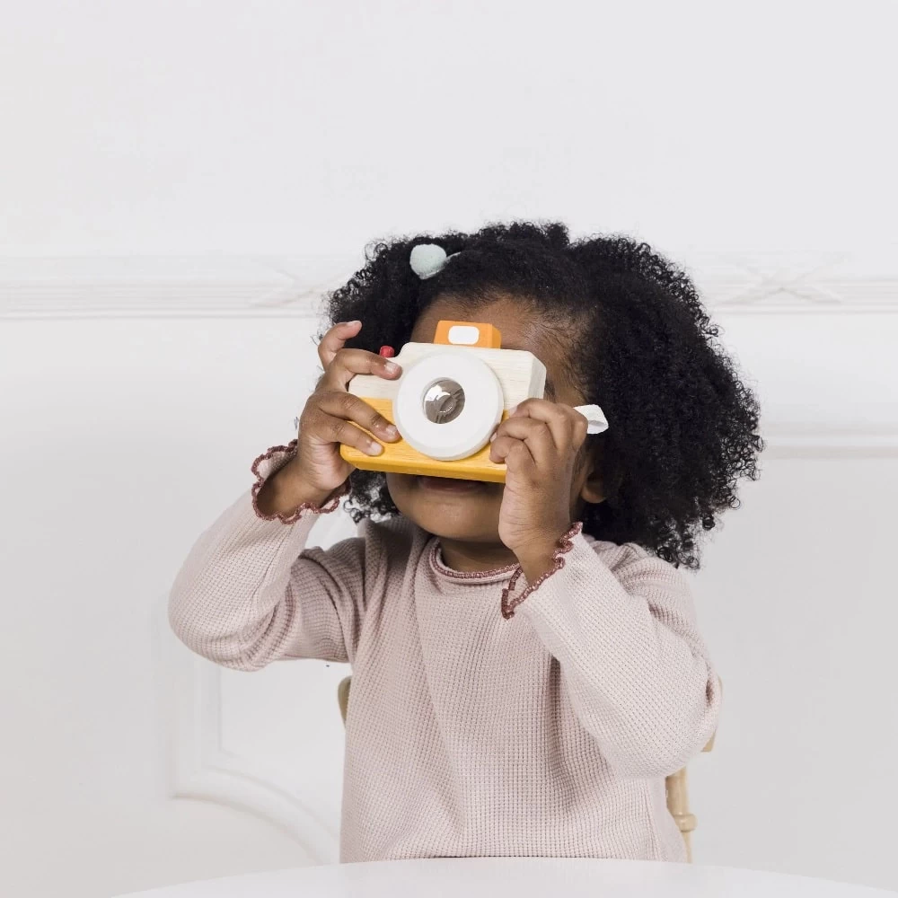 Le Toy Van Wooden Toy Camera 8 Le Toy Van Wooden Toy Camera - Image 6