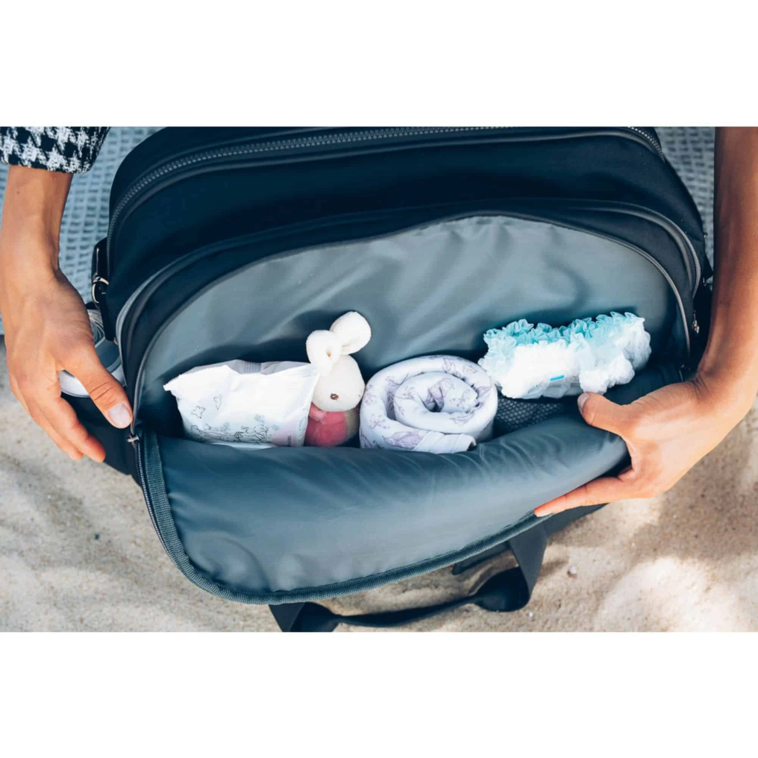 Bizzi Growin Travel Crib Changing Bag Chelsea Black 9 Bizzi Growin Travel Crib Changing Bag Chelsea Black - Image 7