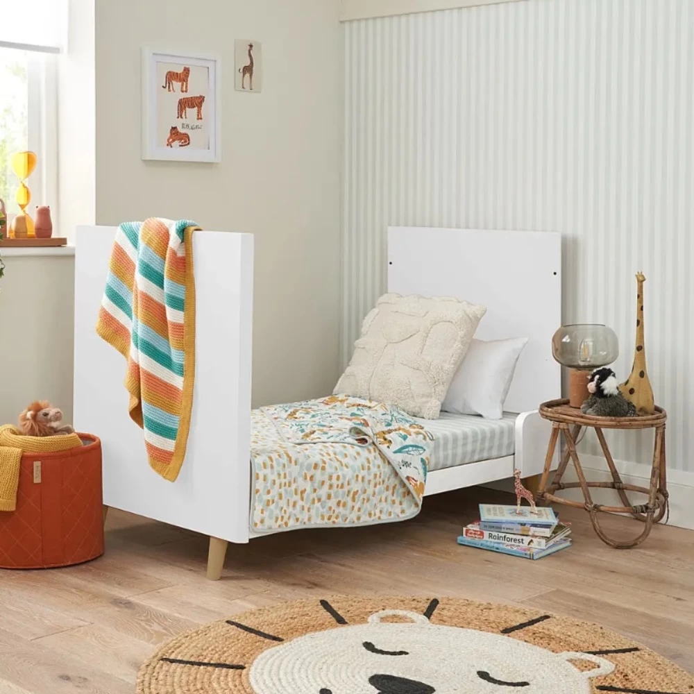 Tutti Bambini Fika Mini Cot Bed – White/Light Oak 7 Tutti Bambini Fika Mini Cot Bed – White/Light Oak - Image 5