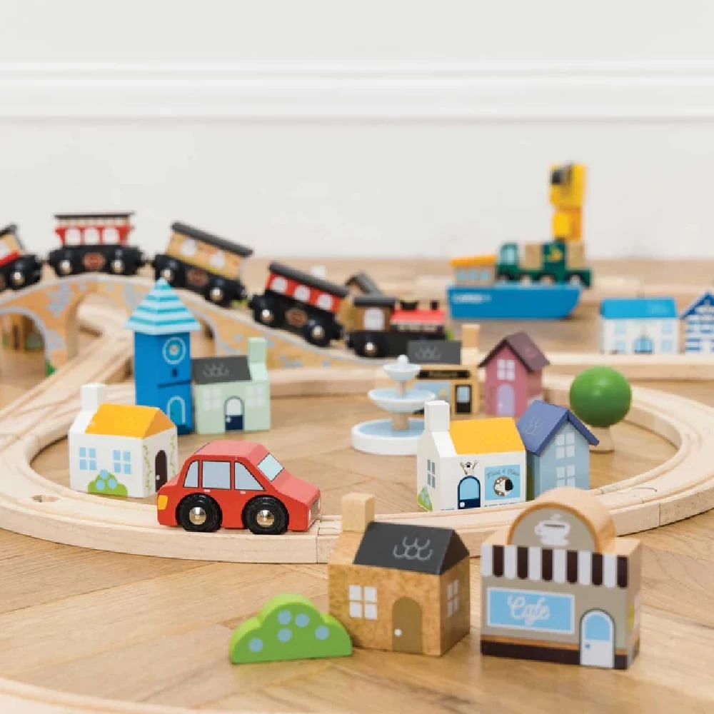 Le Toy Van Royal Express Wooden Toy Train Set 5 Le Toy Van Royal Express Wooden Toy Train Set - Image 3