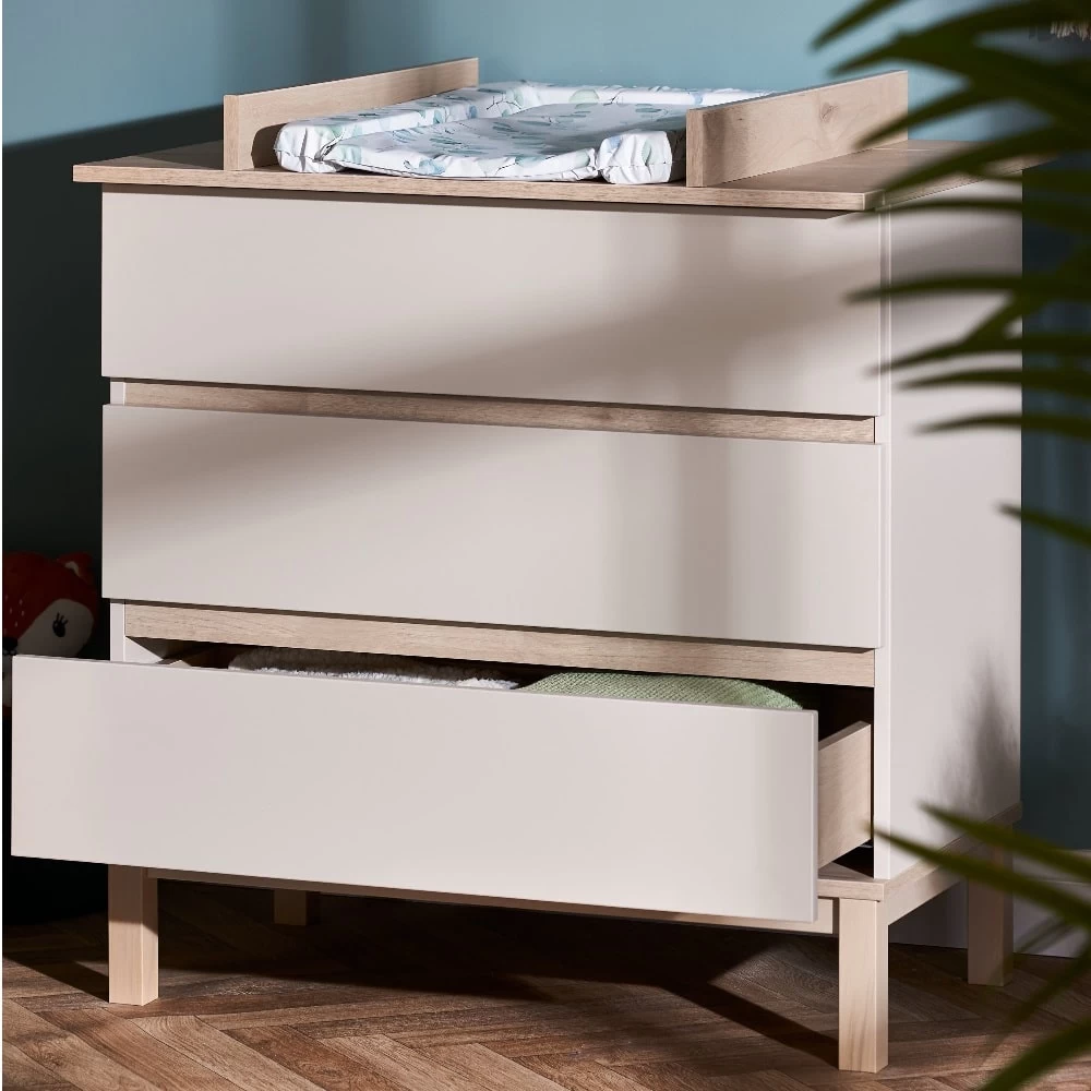 Obaby Astrid 4in1 4 Piece Nursery Room Set/Mattress – Satin/Oak 10 Obaby Astrid 4in1 4 Piece Nursery Room Set/Mattress – Satin/Oak - Image 8