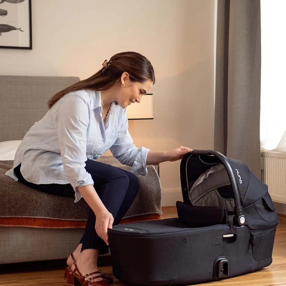 Nuna DEMI NEXT Carry Cot – Caviar 12 Nuna DEMI NEXT Carry Cot – Caviar - Image 10