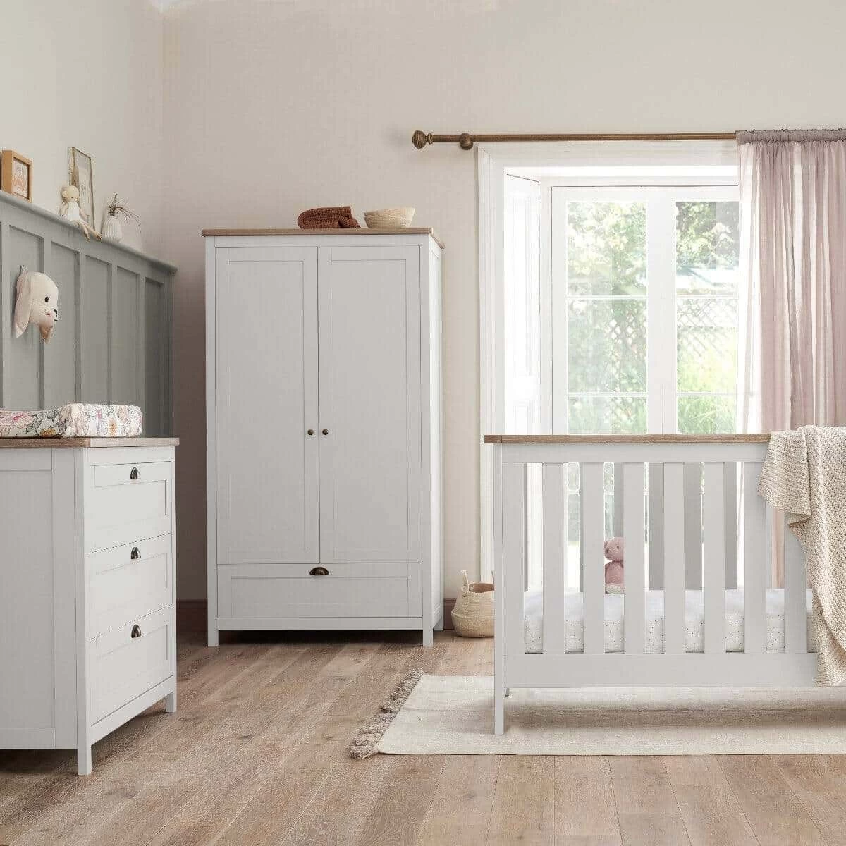 Tutti Bambini Verona 5 Piece Nursery Room Set – White Oak 3 Tutti Bambini Verona 5 Piece Nursery Room Set – White Oak