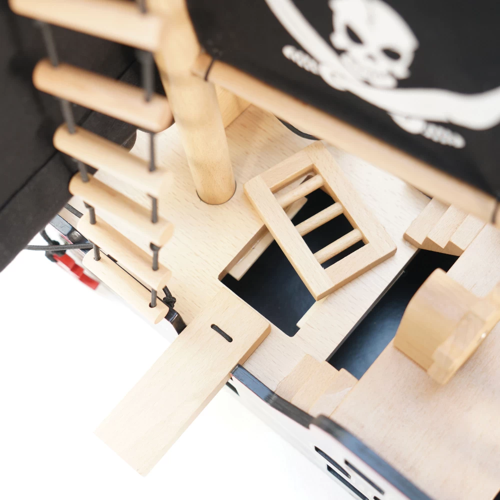 Le Toy Van Barbarossa Pirate Ship 9 Le Toy Van Barbarossa Pirate Ship - Image 7